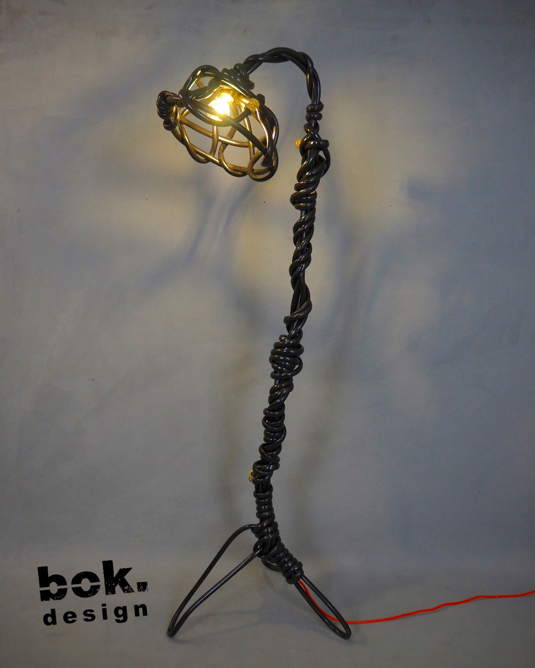 24.005 TULP Floor Lamp