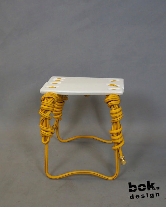 24.010 Stool, White & Yellow serie