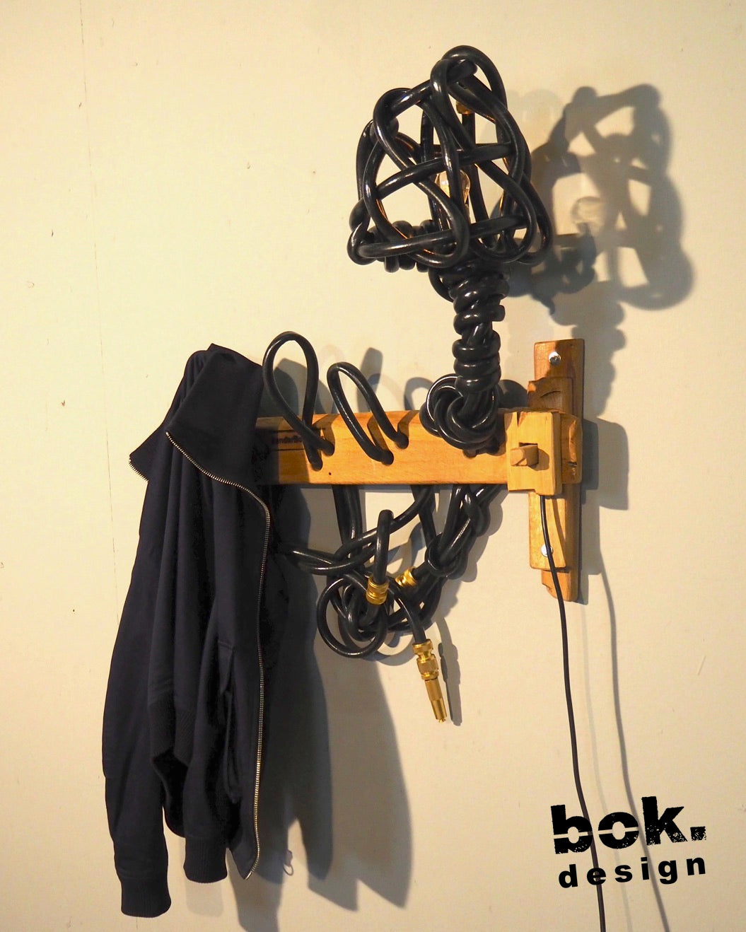 24.029 Sunny Coat rack