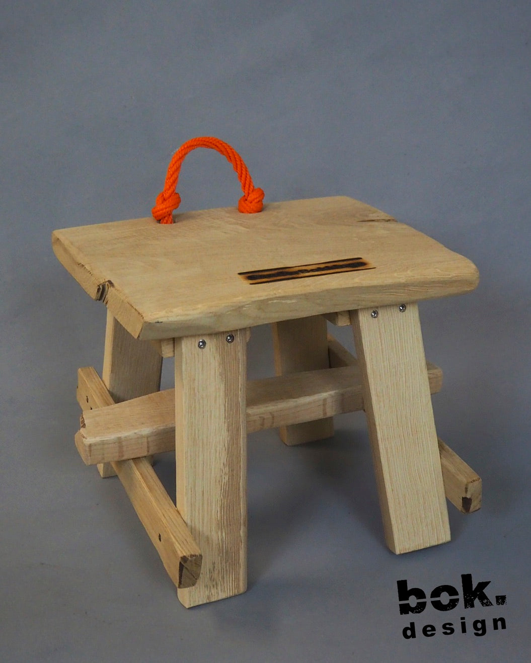 24.039 Stool