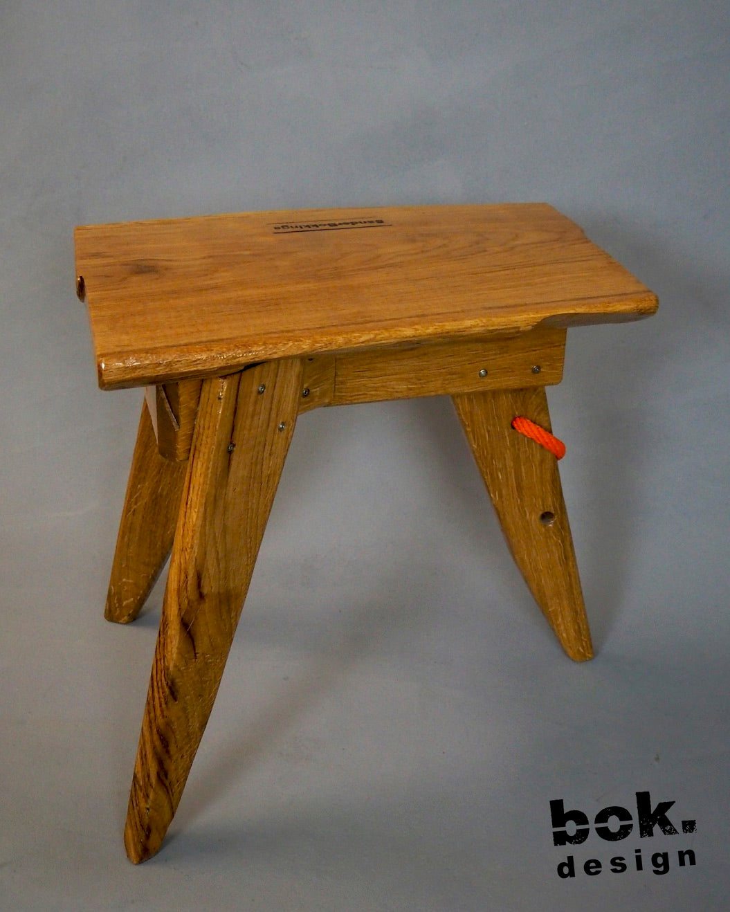 24.040 Three Legged Stool