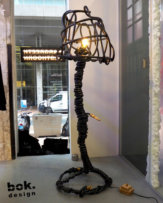 24.042 PAPA Floor Lamp